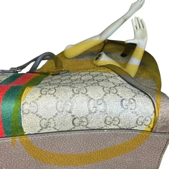 Gucci GG Supreme Ophidia Medium Size Retails For $2590 Dollars. - Picture 10 of 16